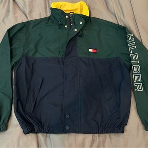 Vintage Tommy Hilfiger Jacket 
Size: Mens Medium 
Perfect Condition 

#vintage